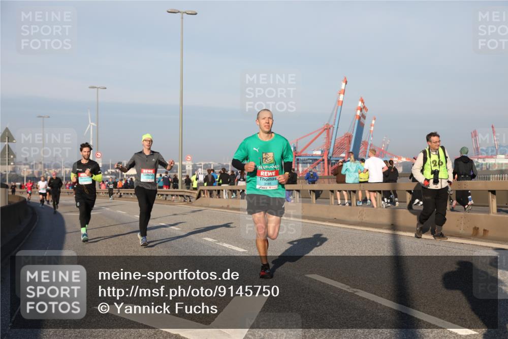 03.10.2025 - Köhlbrandbrückenlauf Yannick Fuchs http://msf.ph/oto/9145750 03.10.2025 08:35:09 Position 2 3185 meine-sportfotos.de