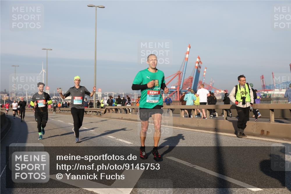 03.10.2025 - Köhlbrandbrückenlauf Yannick Fuchs http://msf.ph/oto/9145753 03.10.2025 08:35:09 Position 2 3185 meine-sportfotos.de