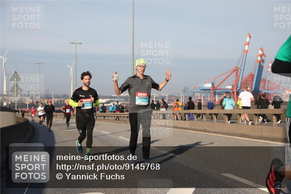 03.10.2025 - Köhlbrandbrückenlauf Yannick Fuchs http://msf.ph/oto/9145768 03.10.2025 08:35:10 Position 2 95, 1224, 1103 meine-sportfotos.de