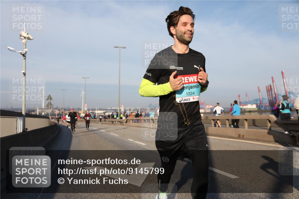 03.10.2025 - Köhlbrandbrückenlauf Yannick Fuchs http://msf.ph/oto/9145799 03.10.2025 08:35:13 Position 2 95, 1224 meine-sportfotos.de