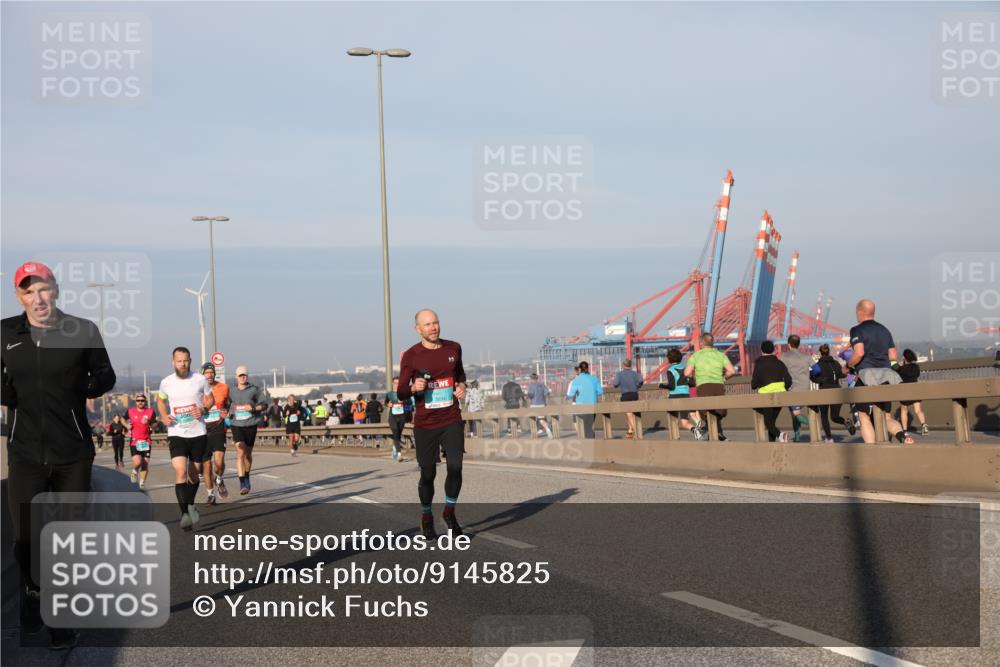 03.10.2025 - Köhlbrandbrückenlauf Yannick Fuchs http://msf.ph/oto/9145825 03.10.2025 08:35:17 Position 2 19536 meine-sportfotos.de