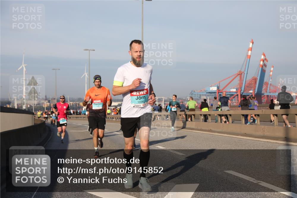 03.10.2025 - Köhlbrandbrückenlauf Yannick Fuchs http://msf.ph/oto/9145852 03.10.2025 08:35:20 Position 2 1036 meine-sportfotos.de