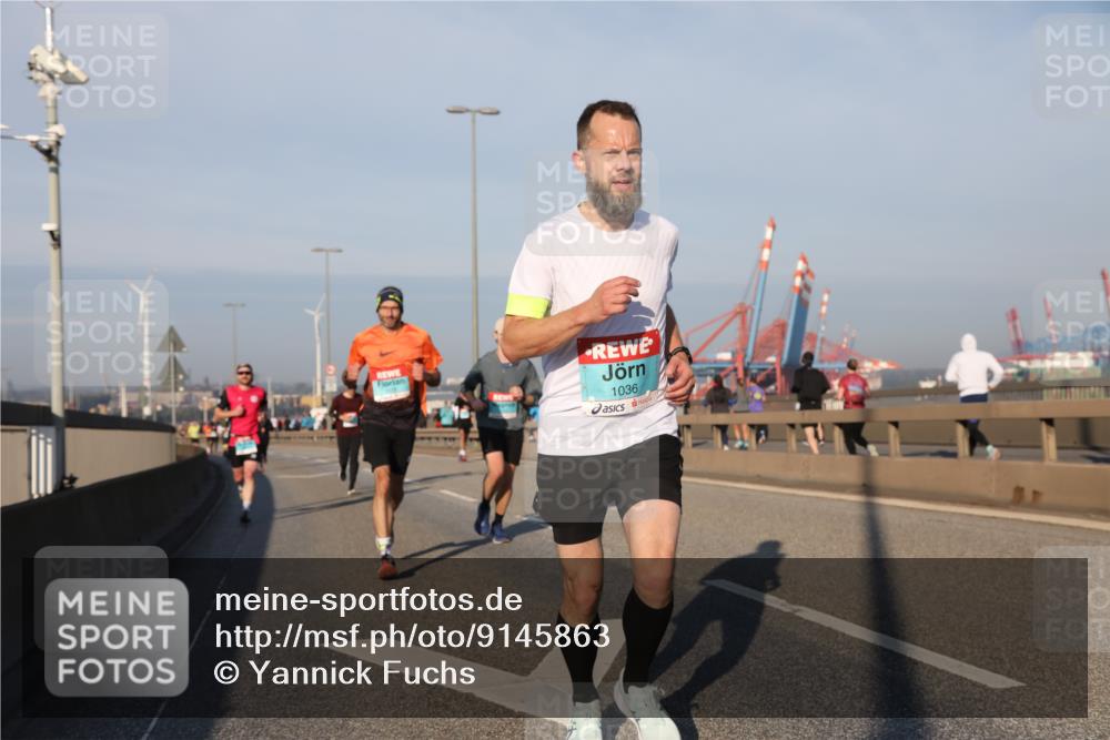 03.10.2025 - Köhlbrandbrückenlauf Yannick Fuchs http://msf.ph/oto/9145863 03.10.2025 08:35:21 Position 2 1036 meine-sportfotos.de