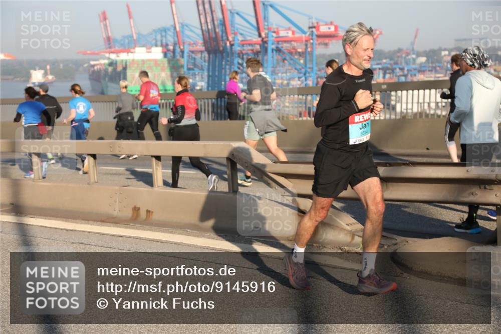 03.10.2025 - Köhlbrandbrückenlauf Yannick Fuchs http://msf.ph/oto/9145916 03.10.2025 08:35:28 Position 2 3544 meine-sportfotos.de
