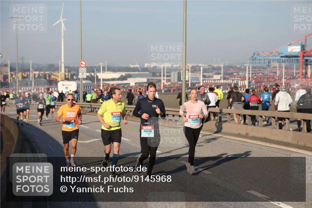 03.10.2025 - Köhlbrandbrückenlauf Yannick Fuchs http://msf.ph/oto/9145968 03.10.2025 08:35:36 Position 2 1083, 3136, 1251 meine-sportfotos.de