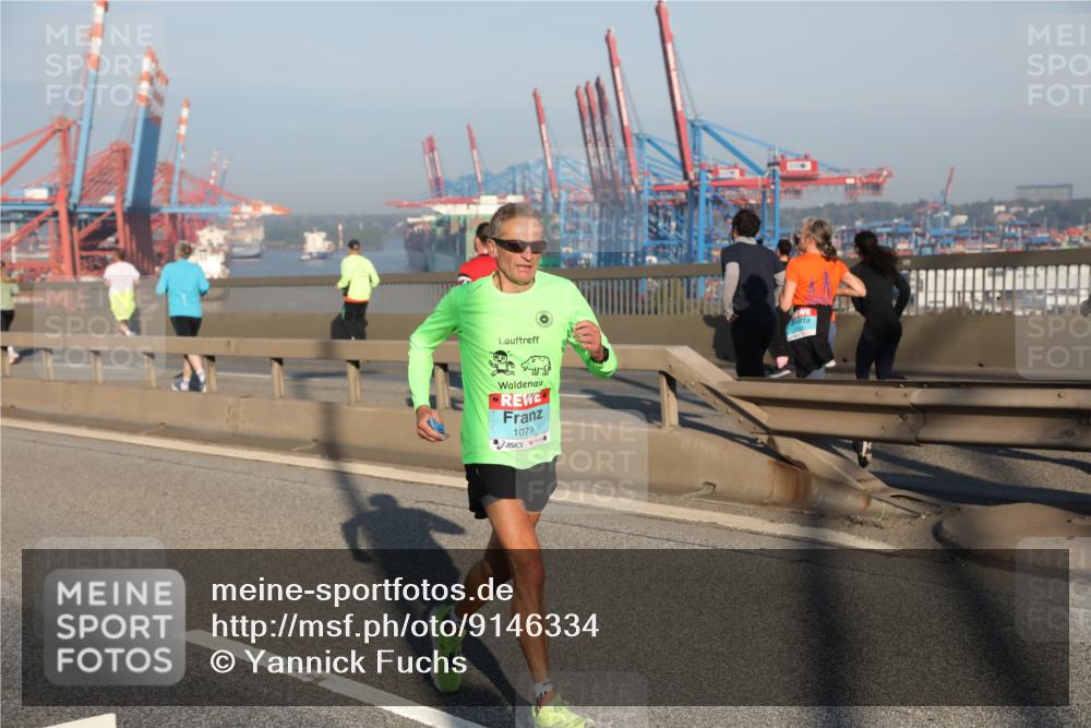 03.10.2025 - Köhlbrandbrückenlauf Yannick Fuchs http://msf.ph/oto/9146334 03.10.2025 08:36:14 Position 2 1079 meine-sportfotos.de
