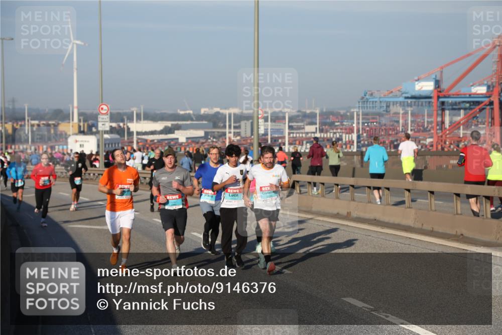 03.10.2025 - Köhlbrandbrückenlauf Yannick Fuchs http://msf.ph/oto/9146376 03.10.2025 08:36:18 Position 2 3338 meine-sportfotos.de