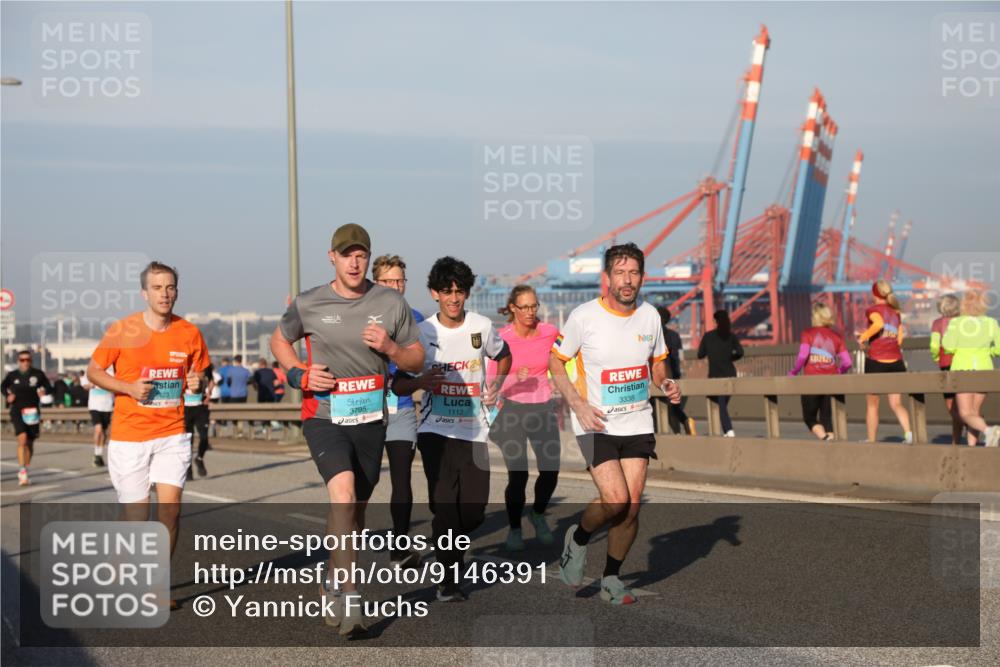 03.10.2025 - Köhlbrandbrückenlauf Yannick Fuchs http://msf.ph/oto/9146391 03.10.2025 08:36:20 Position 2 1202, 3795, 24, 1112, 3338 meine-sportfotos.de