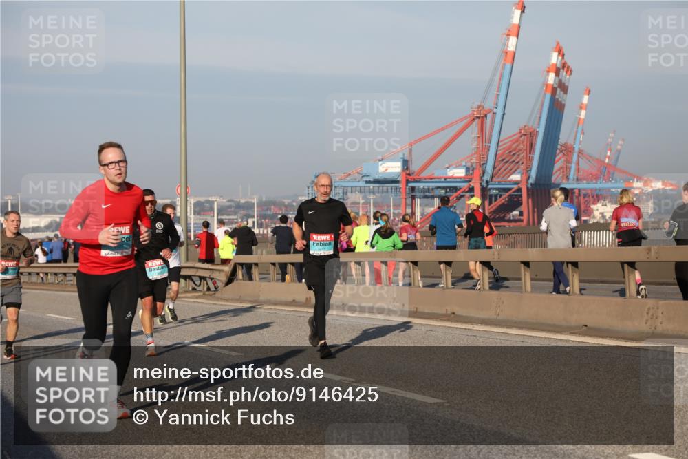 03.10.2025 - Köhlbrandbrückenlauf Yannick Fuchs http://msf.ph/oto/9146425 03.10.2025 08:36:24 Position 2 2025 meine-sportfotos.de