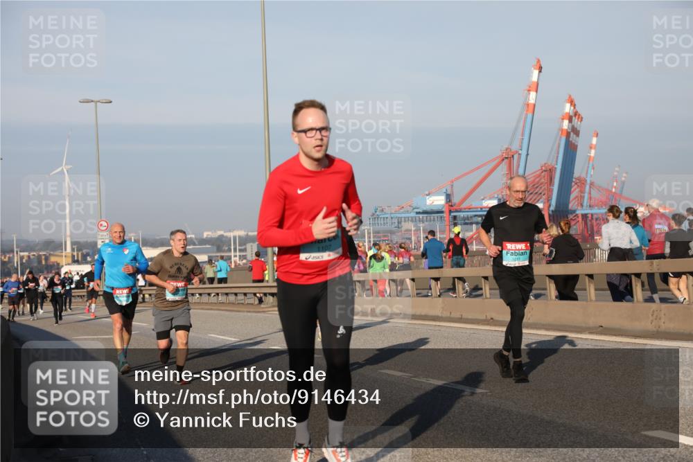 03.10.2025 - Köhlbrandbrückenlauf Yannick Fuchs http://msf.ph/oto/9146434 03.10.2025 08:36:26 Position 2 1107, 3211, 2025 meine-sportfotos.de