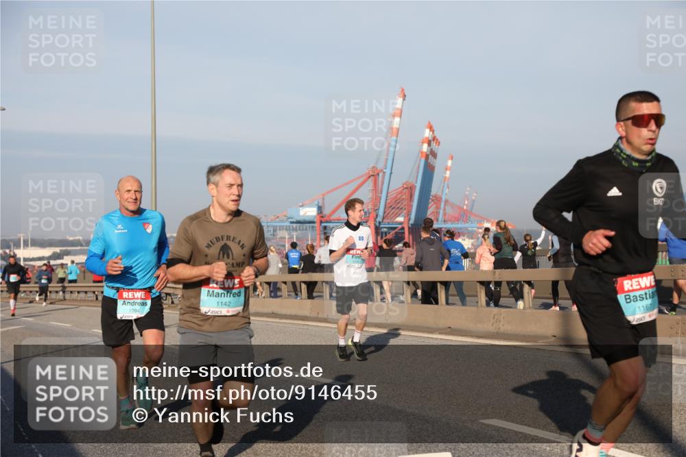03.10.2025 - Köhlbrandbrückenlauf Yannick Fuchs http://msf.ph/oto/9146455 03.10.2025 08:36:28 Position 2 1094, 1142, 0, 1167 meine-sportfotos.de