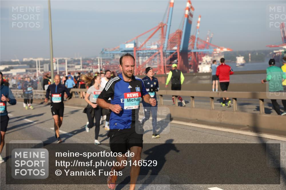 03.10.2025 - Köhlbrandbrückenlauf Yannick Fuchs http://msf.ph/oto/9146529 03.10.2025 08:36:40 Position 2 1215 meine-sportfotos.de