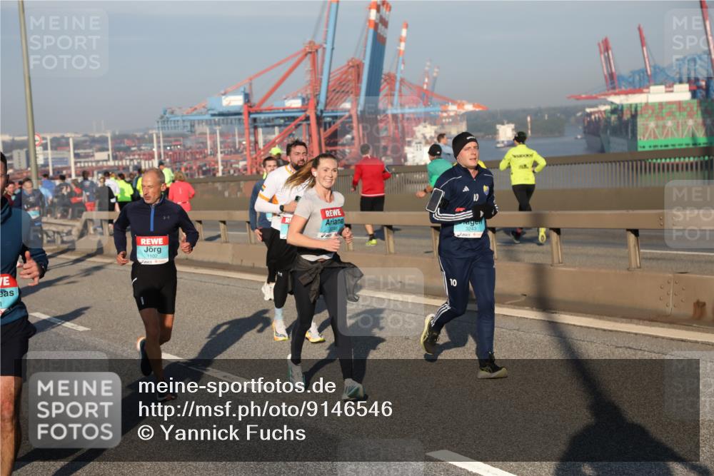 03.10.2025 - Köhlbrandbrückenlauf Yannick Fuchs http://msf.ph/oto/9146546 03.10.2025 08:36:41 Position 2 1102, 10, 10, 3243 meine-sportfotos.de