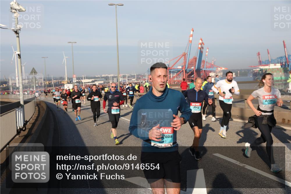 03.10.2025 - Köhlbrandbrückenlauf Yannick Fuchs http://msf.ph/oto/9146554 03.10.2025 08:36:42 Position 2 2811, 1102, 3246 meine-sportfotos.de