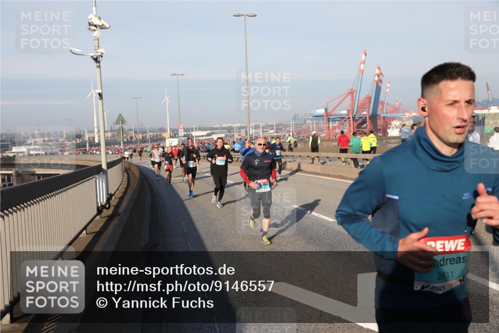 03.10.2025 - Köhlbrandbrückenlauf Yannick Fuchs http://msf.ph/oto/9146557 03.10.2025 08:36:43 Position 2 2811 meine-sportfotos.de