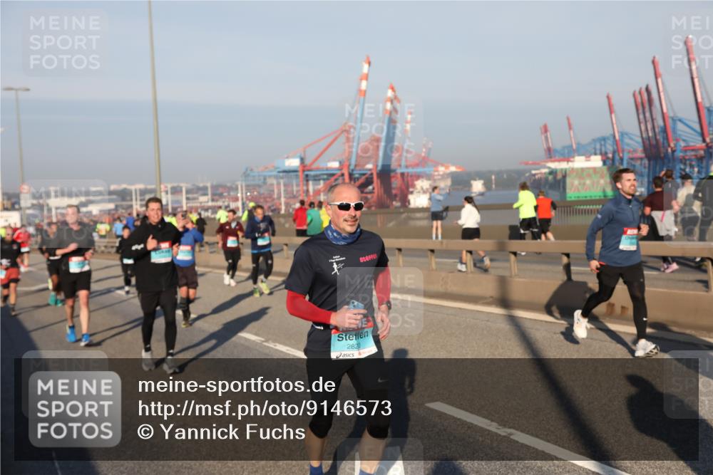 03.10.2025 - Köhlbrandbrückenlauf Yannick Fuchs http://msf.ph/oto/9146573 03.10.2025 08:36:44 Position 2 2820 meine-sportfotos.de