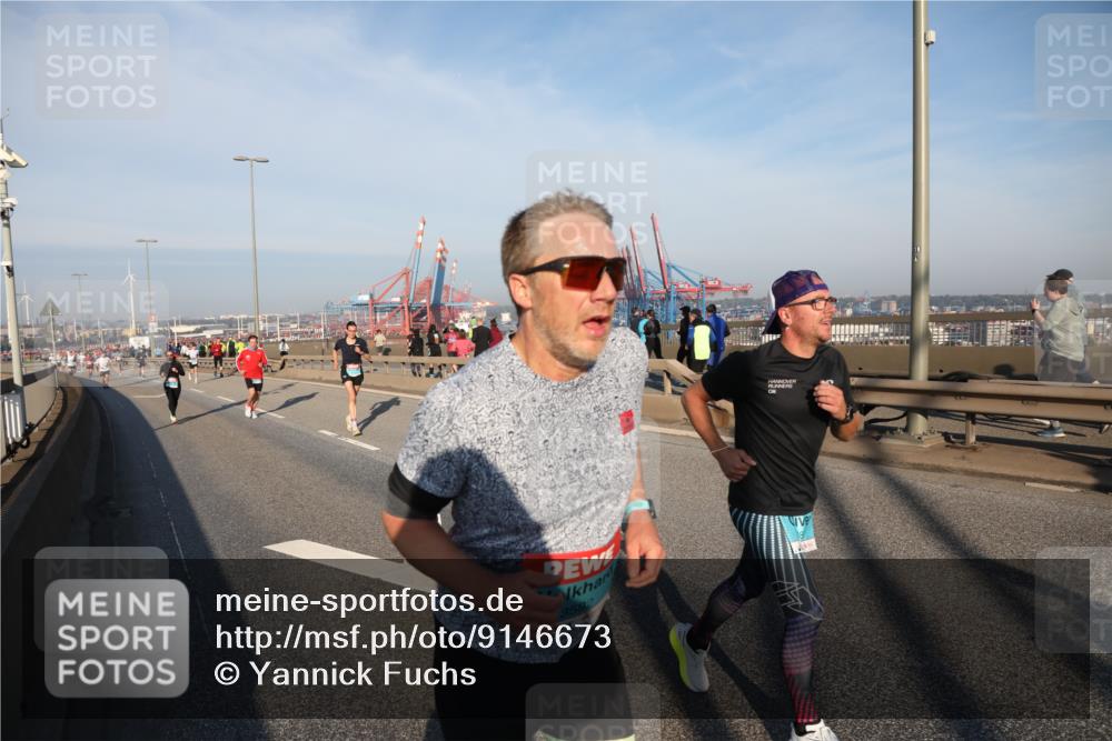 03.10.2025 - Köhlbrandbrückenlauf Yannick Fuchs http://msf.ph/oto/9146673 03.10.2025 08:36:51 Position 2 3592 meine-sportfotos.de