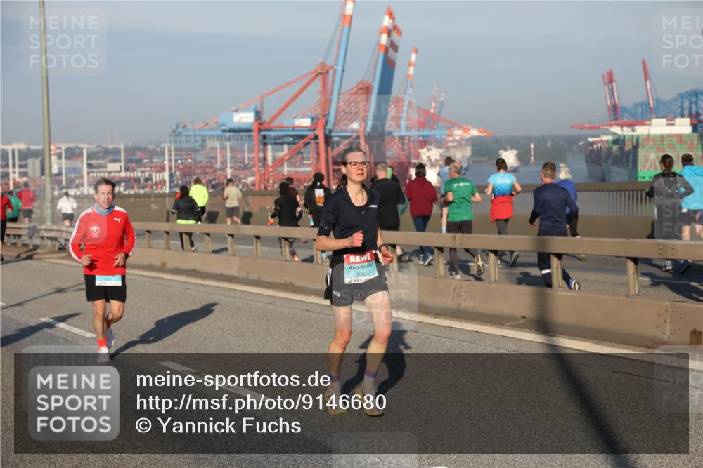 03.10.2025 - Köhlbrandbrückenlauf Yannick Fuchs http://msf.ph/oto/9146680 03.10.2025 08:36:53 Position 2 1087 meine-sportfotos.de