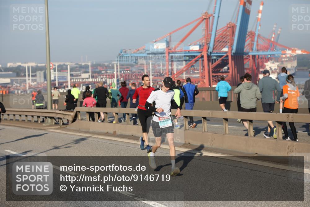 03.10.2025 - Köhlbrandbrückenlauf Yannick Fuchs http://msf.ph/oto/9146719 03.10.2025 08:36:58 Position 2 1432 meine-sportfotos.de