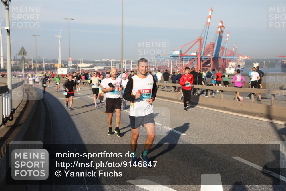 03.10.2025 - Köhlbrandbrückenlauf Yannick Fuchs http://msf.ph/oto/9146847 03.10.2025 08:37:10 Position 2 3343 meine-sportfotos.de