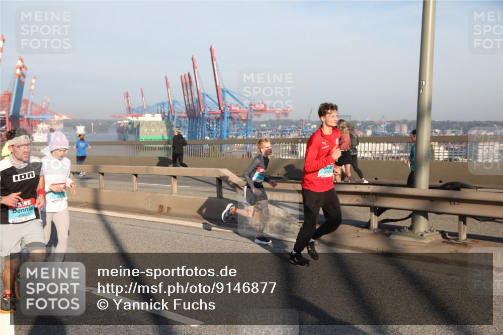 03.10.2025 - Köhlbrandbrückenlauf Yannick Fuchs http://msf.ph/oto/9146877 03.10.2025 08:37:13 Position 2 2880, 1116, 118 meine-sportfotos.de