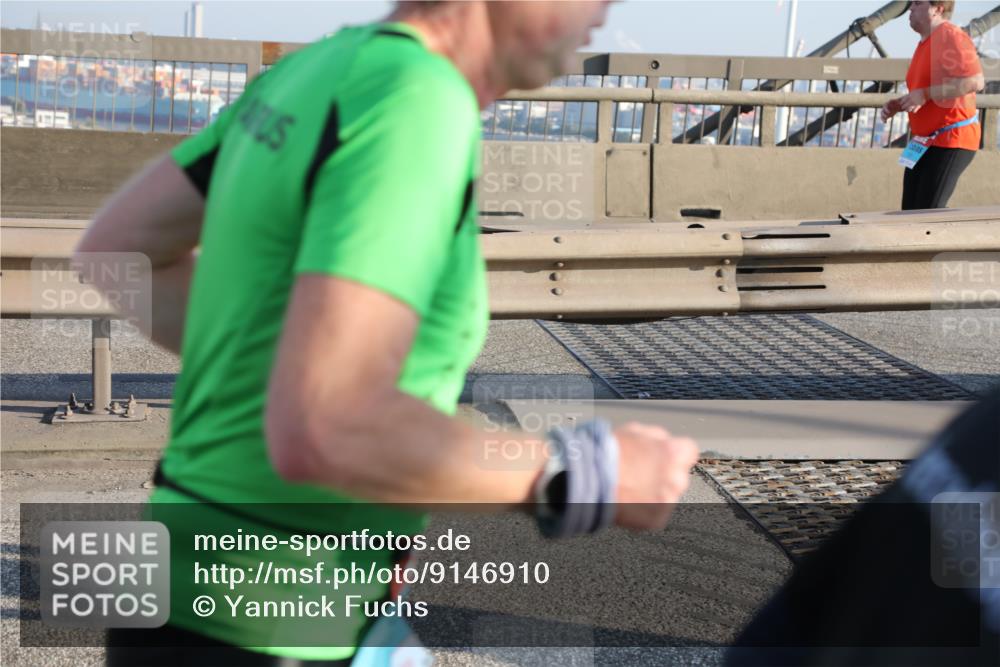 03.10.2025 - Köhlbrandbrückenlauf Yannick Fuchs http://msf.ph/oto/9146910 03.10.2025 08:37:23 Position 2  meine-sportfotos.de