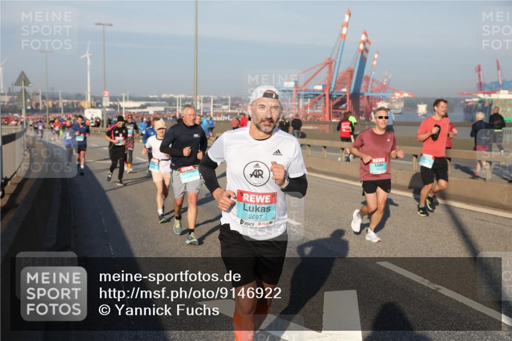 03.10.2025 - Köhlbrandbrückenlauf Yannick Fuchs http://msf.ph/oto/9146922 03.10.2025 08:37:25 Position 2 2697, 1411 meine-sportfotos.de