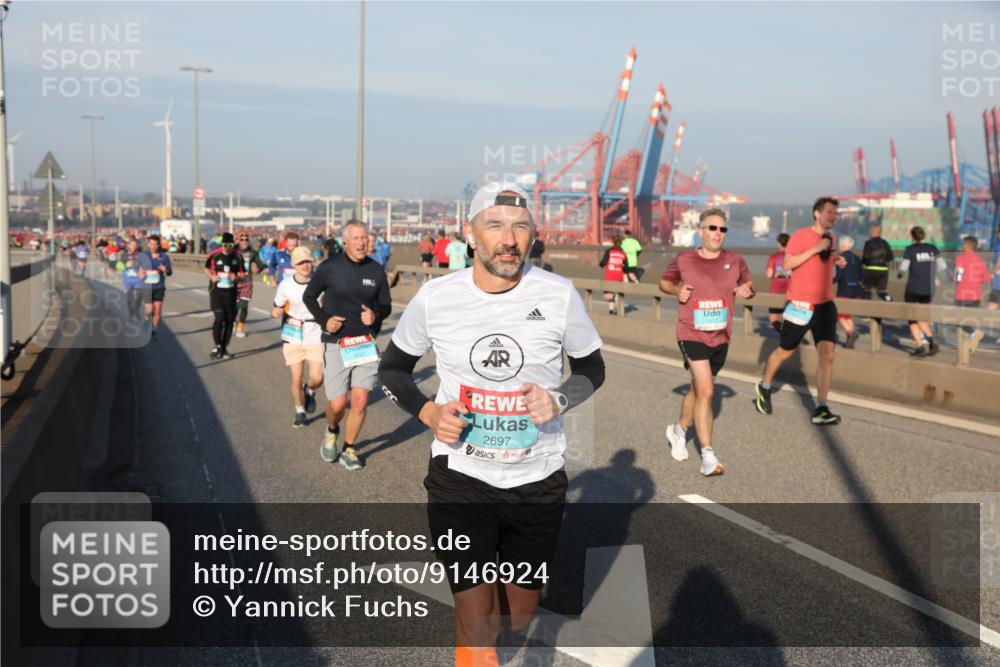 03.10.2025 - Köhlbrandbrückenlauf Yannick Fuchs http://msf.ph/oto/9146924 03.10.2025 08:37:25 Position 2 353, 2697, 1411 meine-sportfotos.de