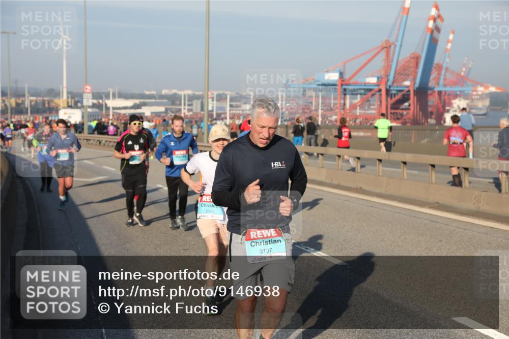 03.10.2025 - Köhlbrandbrückenlauf Yannick Fuchs http://msf.ph/oto/9146938 03.10.2025 08:37:26 Position 2 3342, 3137 meine-sportfotos.de