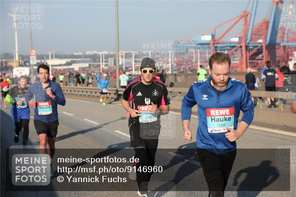 03.10.2025 - Köhlbrandbrückenlauf Yannick Fuchs http://msf.ph/oto/9146960 03.10.2025 08:37:29 Position 2 1405, 1109, 1249 meine-sportfotos.de