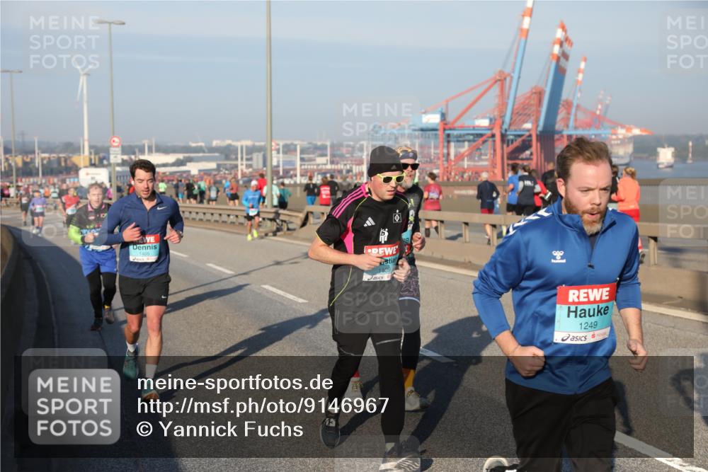 03.10.2025 - Köhlbrandbrückenlauf Yannick Fuchs http://msf.ph/oto/9146967 03.10.2025 08:37:29 Position 2 1405, 13, 109, 1249 meine-sportfotos.de