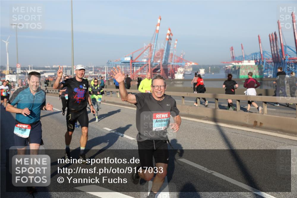 03.10.2025 - Köhlbrandbrückenlauf Yannick Fuchs http://msf.ph/oto/9147033 03.10.2025 08:37:47 Position 2 1115, 10, 1077 meine-sportfotos.de