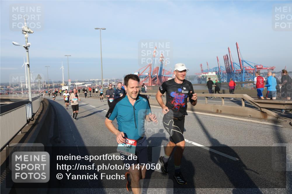 03.10.2025 - Köhlbrandbrückenlauf Yannick Fuchs http://msf.ph/oto/9147050 03.10.2025 08:37:48 Position 2 1115, 10 meine-sportfotos.de