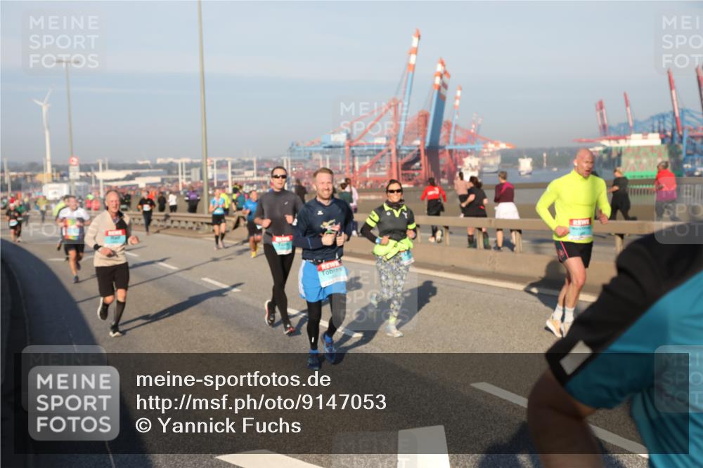 03.10.2025 - Köhlbrandbrückenlauf Yannick Fuchs http://msf.ph/oto/9147053 03.10.2025 08:37:48 Position 2  meine-sportfotos.de