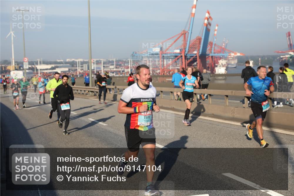 03.10.2025 - Köhlbrandbrückenlauf Yannick Fuchs http://msf.ph/oto/9147104 03.10.2025 08:37:53 Position 2 1248 meine-sportfotos.de