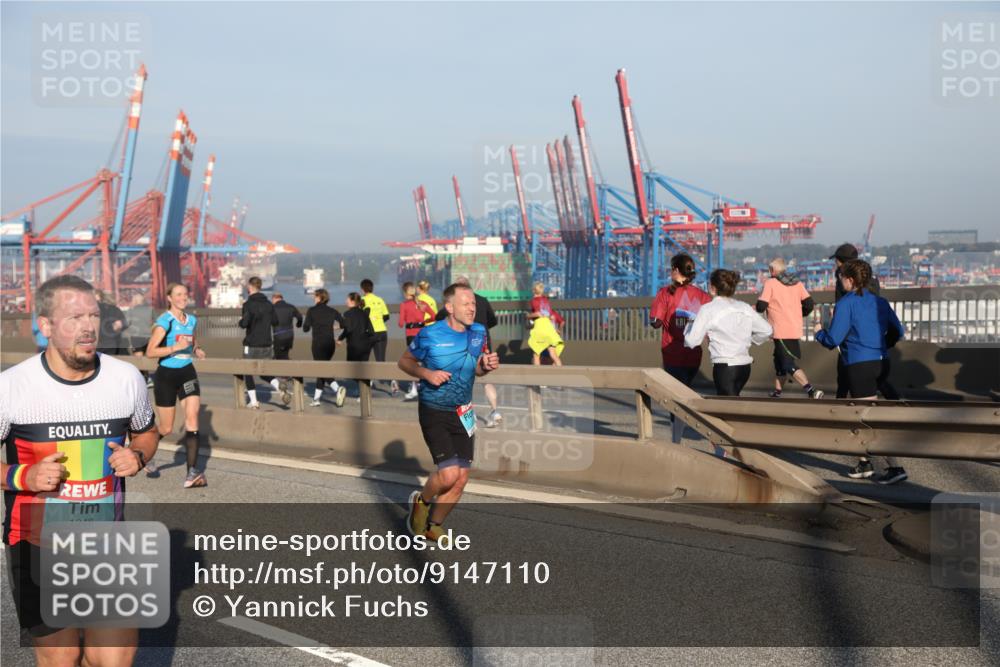 03.10.2025 - Köhlbrandbrückenlauf Yannick Fuchs http://msf.ph/oto/9147110 03.10.2025 08:37:54 Position 2 1248 meine-sportfotos.de
