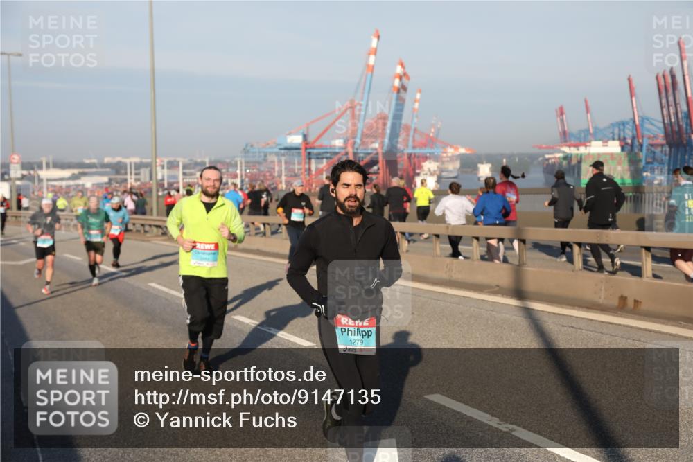 03.10.2025 - Köhlbrandbrückenlauf Yannick Fuchs http://msf.ph/oto/9147135 03.10.2025 08:37:56 Position 2 1279 meine-sportfotos.de