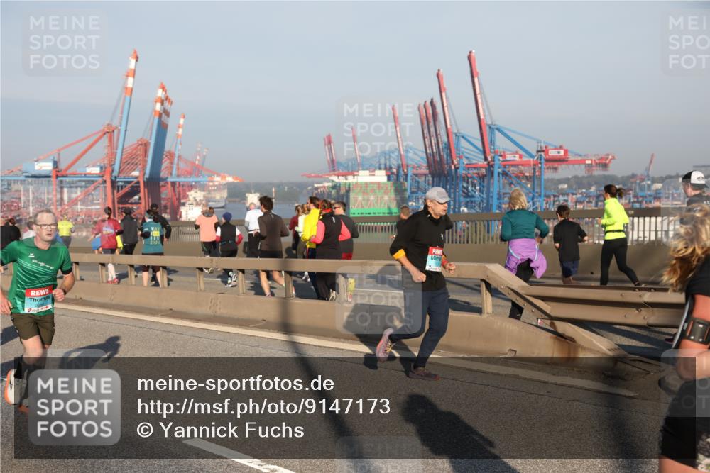 03.10.2025 - Köhlbrandbrückenlauf Yannick Fuchs http://msf.ph/oto/9147173 03.10.2025 08:38:00 Position 2  meine-sportfotos.de