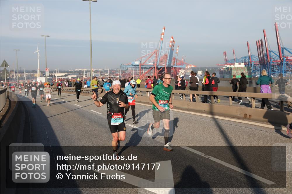 03.10.2025 - Köhlbrandbrückenlauf Yannick Fuchs http://msf.ph/oto/9147177 03.10.2025 08:38:00 Position 2 3091 meine-sportfotos.de