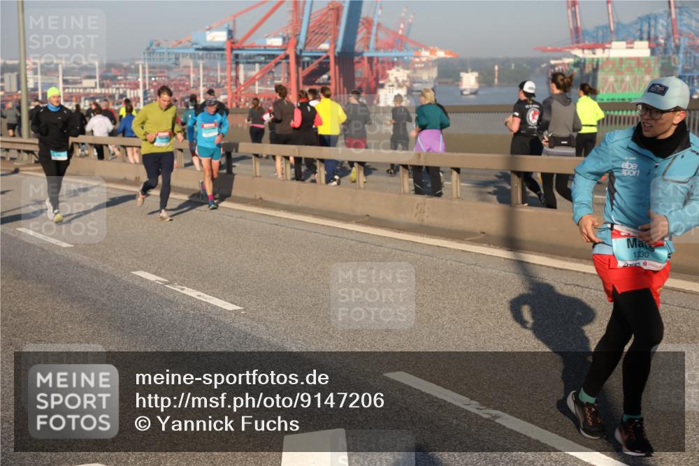 03.10.2025 - Köhlbrandbrückenlauf Yannick Fuchs http://msf.ph/oto/9147206 03.10.2025 08:38:03 Position 2 1330 meine-sportfotos.de