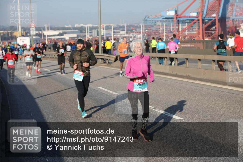 03.10.2025 - Köhlbrandbrückenlauf Yannick Fuchs http://msf.ph/oto/9147243 03.10.2025 08:38:11 Position 2 2959, 3263 meine-sportfotos.de