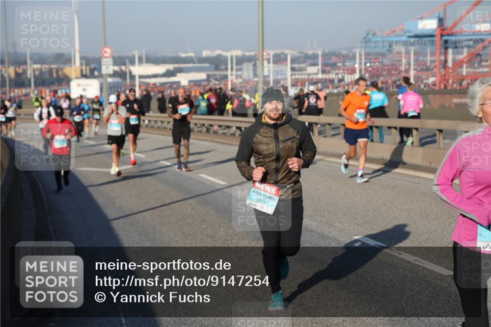 03.10.2025 - Köhlbrandbrückenlauf Yannick Fuchs http://msf.ph/oto/9147254 03.10.2025 08:38:11 Position 2 2959 meine-sportfotos.de