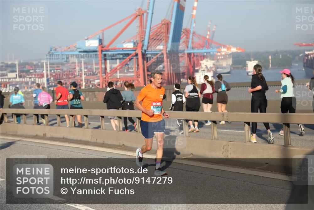 03.10.2025 - Köhlbrandbrückenlauf Yannick Fuchs http://msf.ph/oto/9147279 03.10.2025 08:38:14 Position 2 21, 3, 1315 meine-sportfotos.de