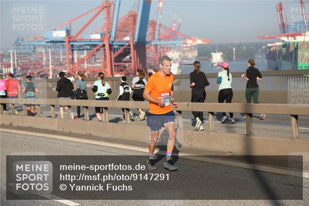 03.10.2025 - Köhlbrandbrückenlauf Yannick Fuchs http://msf.ph/oto/9147291 03.10.2025 08:38:14 Position 2  meine-sportfotos.de