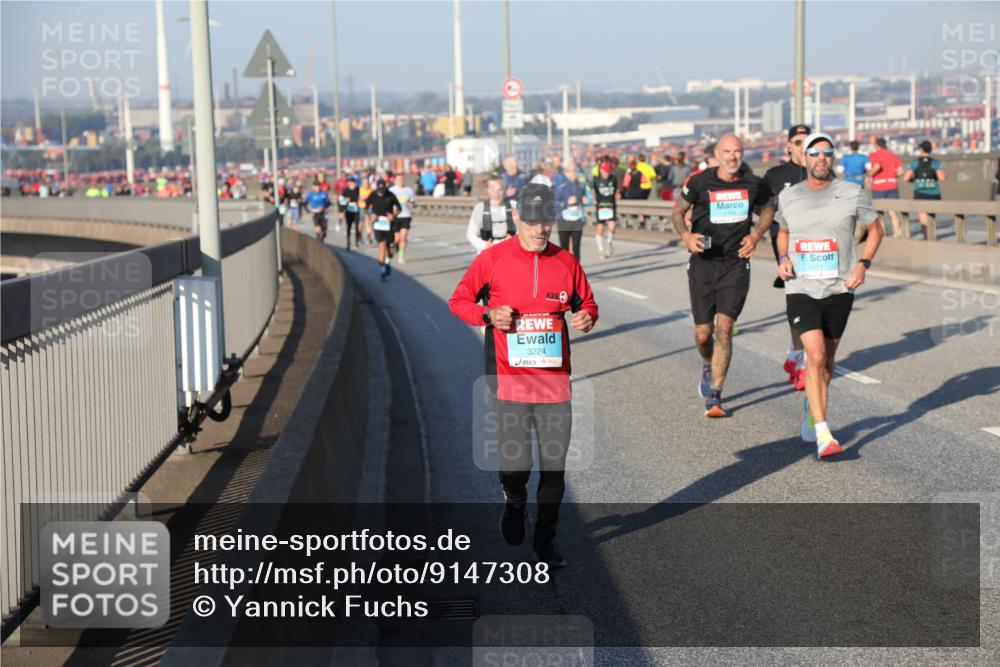 03.10.2025 - Köhlbrandbrückenlauf Yannick Fuchs http://msf.ph/oto/9147308 03.10.2025 08:38:16 Position 2 3224, 1071 meine-sportfotos.de