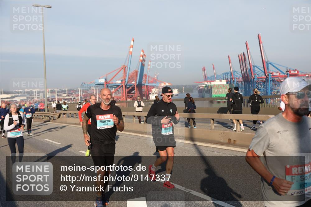 03.10.2025 - Köhlbrandbrückenlauf Yannick Fuchs http://msf.ph/oto/9147337 03.10.2025 08:38:19 Position 2 1194, 3378, 1071 meine-sportfotos.de