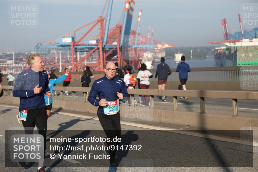 03.10.2025 - Köhlbrandbrückenlauf Yannick Fuchs http://msf.ph/oto/9147392 03.10.2025 08:38:24 Position 2 3650 meine-sportfotos.de