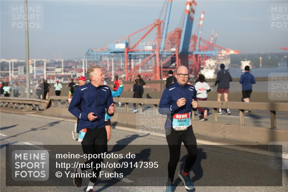 03.10.2025 - Köhlbrandbrückenlauf Yannick Fuchs http://msf.ph/oto/9147395 03.10.2025 08:38:24 Position 2 3650 meine-sportfotos.de