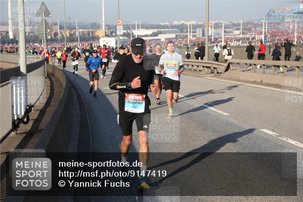 03.10.2025 - Köhlbrandbrückenlauf Yannick Fuchs http://msf.ph/oto/9147419 03.10.2025 08:38:26 Position 2 3307 meine-sportfotos.de