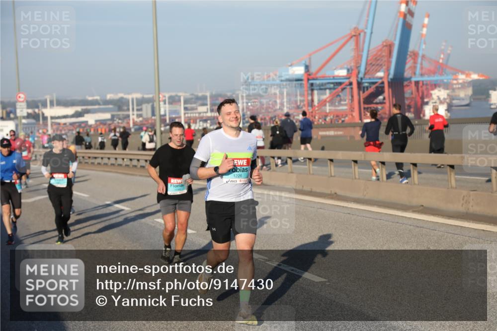 03.10.2025 - Köhlbrandbrückenlauf Yannick Fuchs http://msf.ph/oto/9147430 03.10.2025 08:38:29 Position 2 1226 meine-sportfotos.de